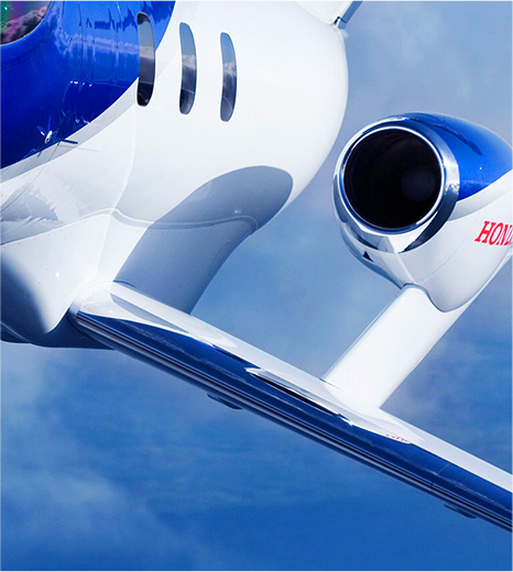 将发动机装置在商务喷气飞机主翼上方
——这是Honda开创的先例