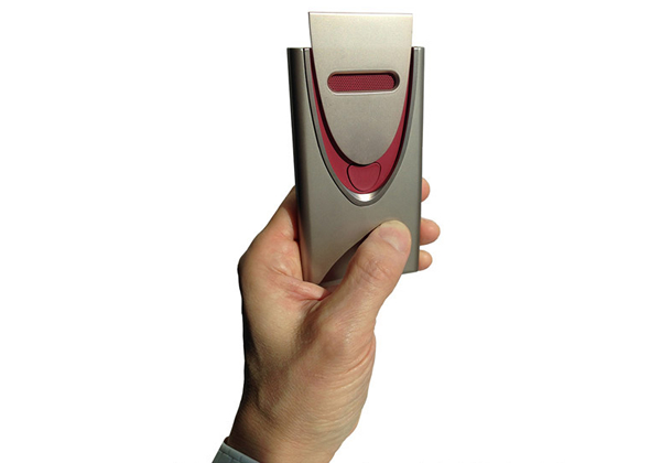 Honda与日立联合研发出支持智能钥匙的便携式呼气酒精检测仪