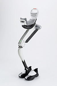 Honda公开 “体重支撑型步行辅助器”试制品-佩戴该装置上下楼梯