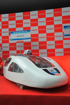 最佳设计奖-清华大学紫荆花2号赛车