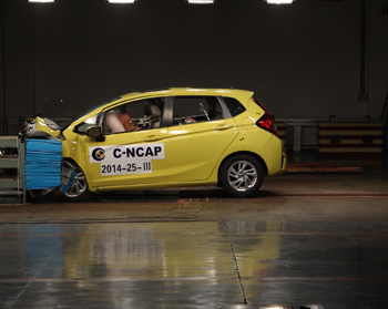 飞度正面40%偏置碰撞