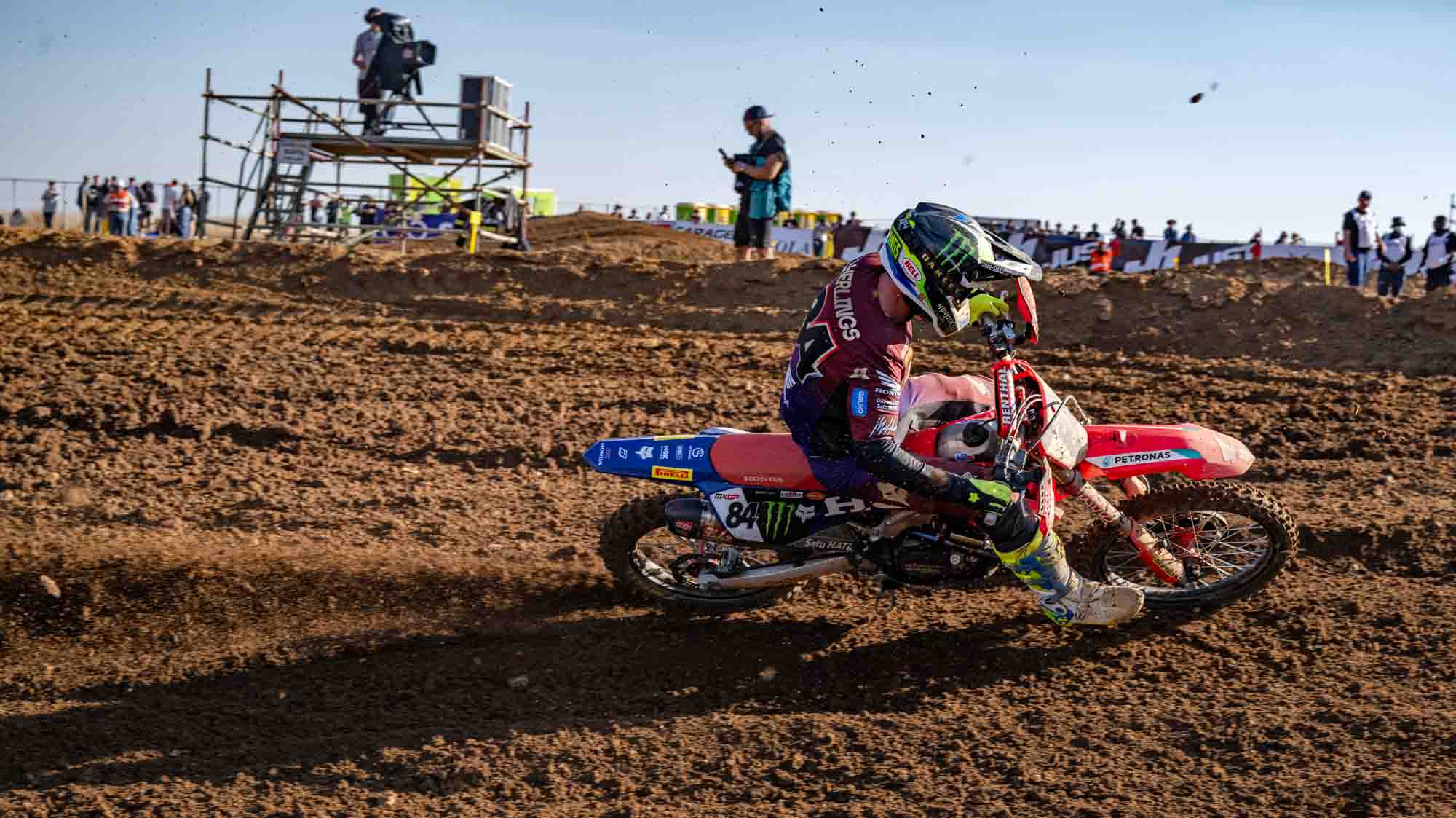 MXGP 南非分站赛：赫灵斯两回合稳定拿下第二，强势斩获分站亚军